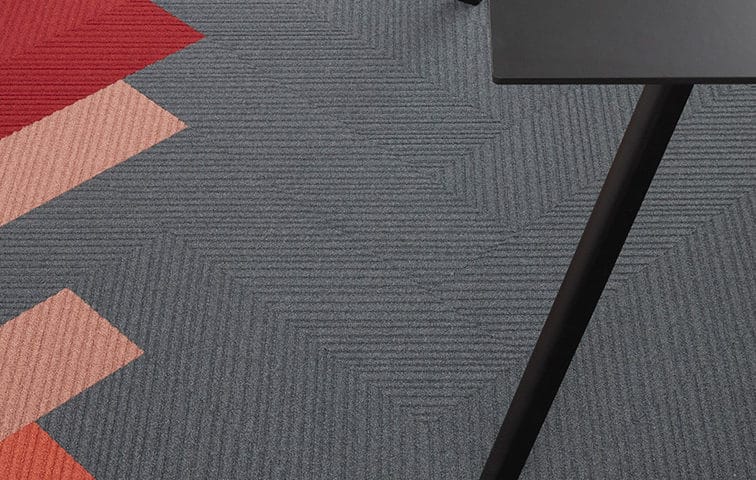 Espace bureau moquette grise bande rouge corail - Jad'O Parquet